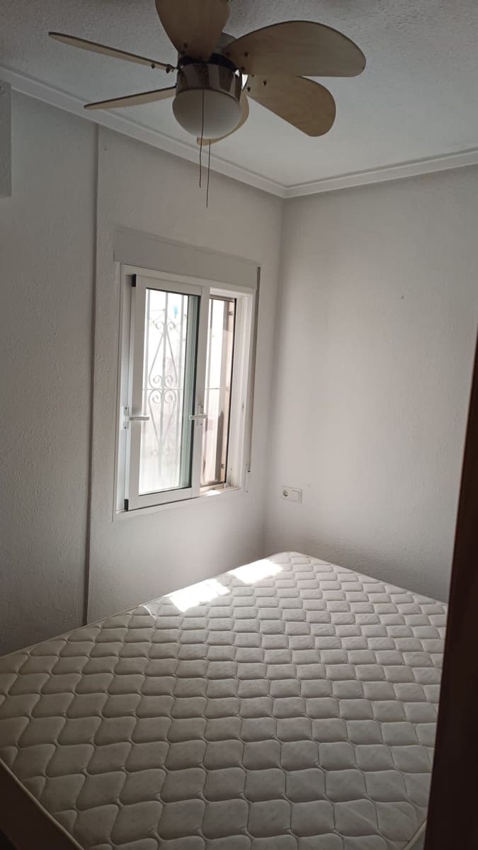 3 bedroom Villa for sale in Orihuela Costa with pool garage - € 160,000 (Ref: 8561142)