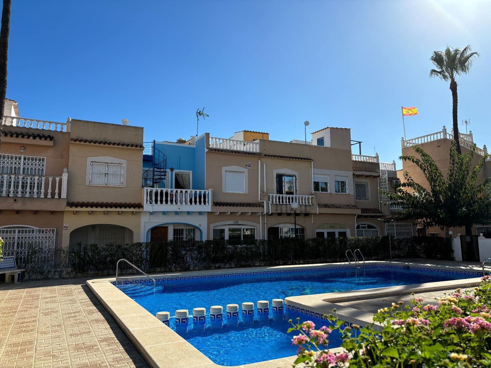 3 bedroom Villa for sale in Orihuela Costa with pool garage - € 160,000 (Ref: 8561142)