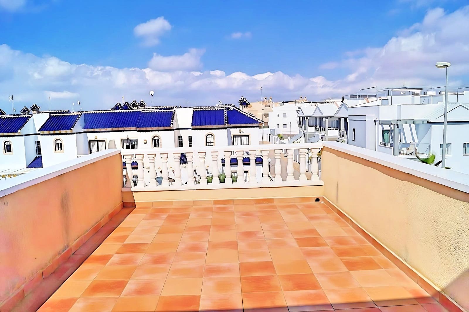 3 bedroom Villa for sale in Orihuela Costa with pool garage - € 160,000 (Ref: 8561142)