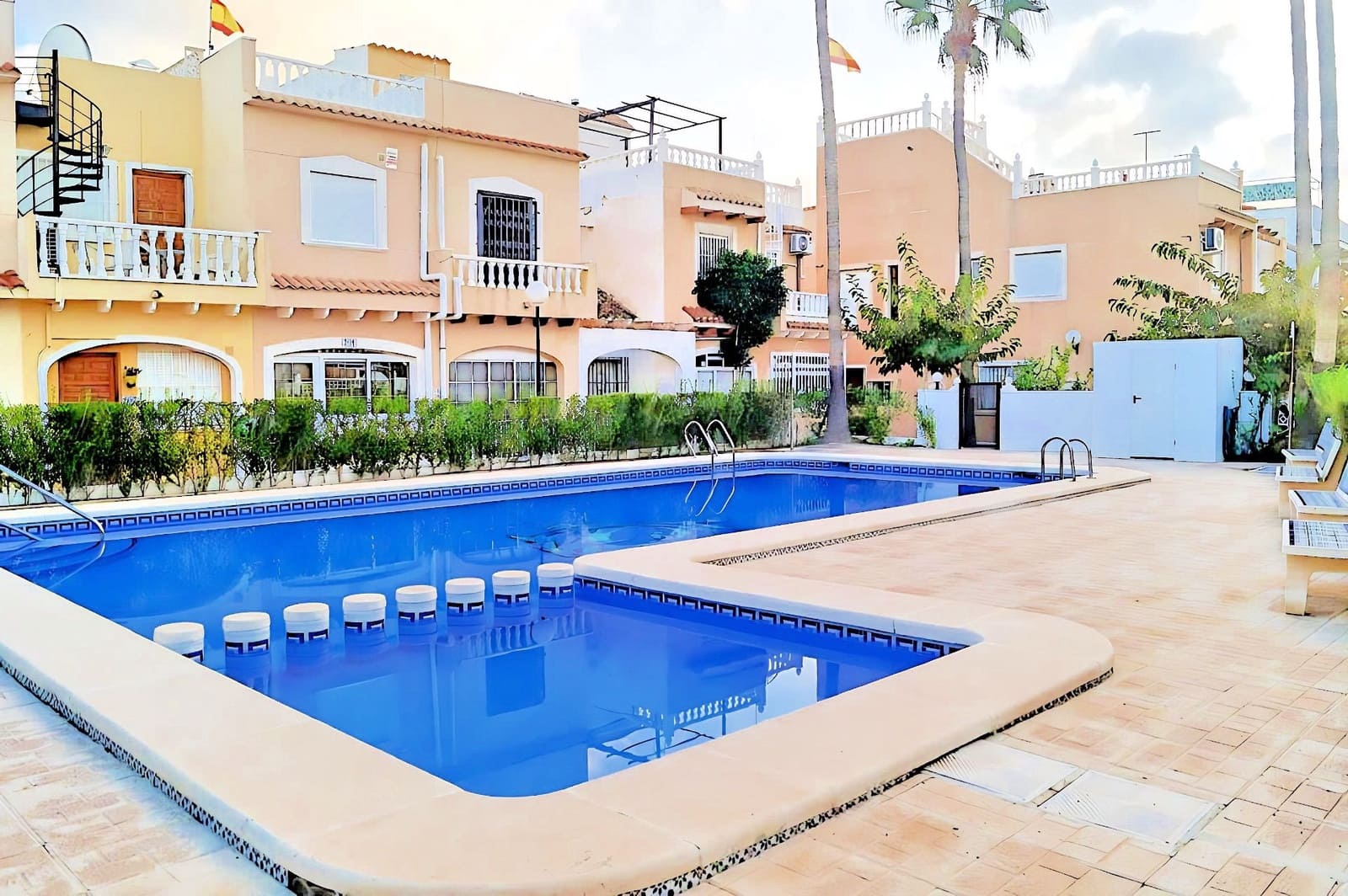 3 bedroom Villa for sale in Orihuela Costa with pool garage - € 160,000 (Ref: 8561142)