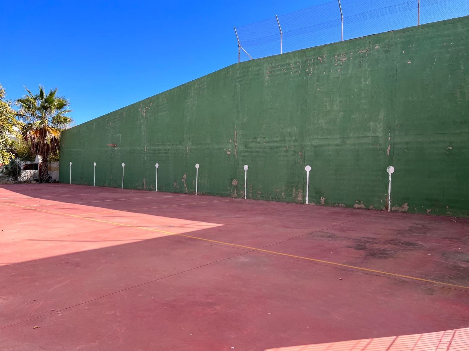 3 bedroom Villa for sale in Orihuela Costa with pool garage - € 160,000 (Ref: 8561142)