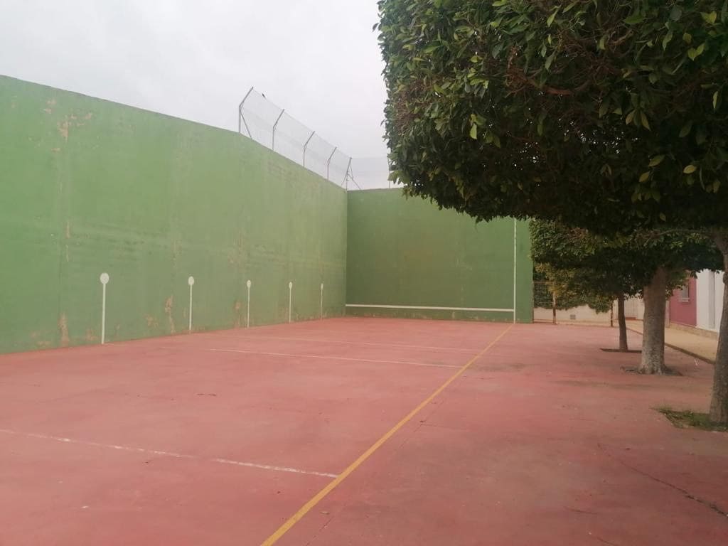 3 bedroom Villa for sale in Orihuela Costa with pool garage - € 160,000 (Ref: 8561142)