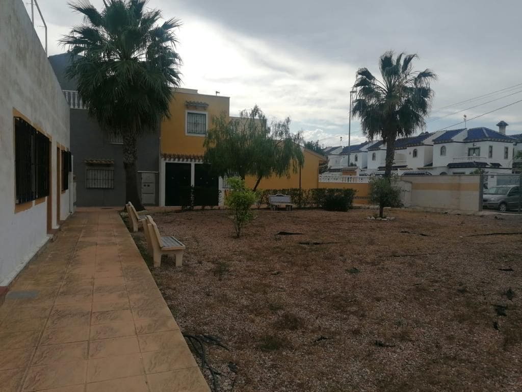 3 bedroom Villa for sale in Orihuela Costa with pool garage - € 160,000 (Ref: 8561142)