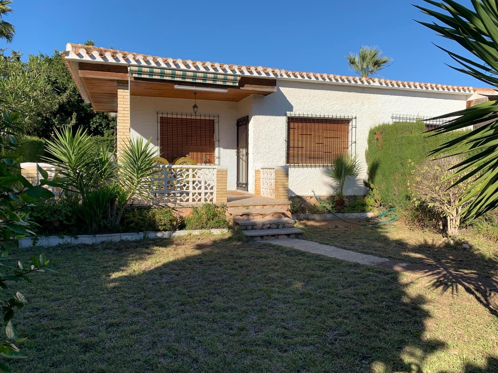 2 soverom Villa til leie i Campoamor med svømmebasseng garasje - € 700 (Ref: 8578073)