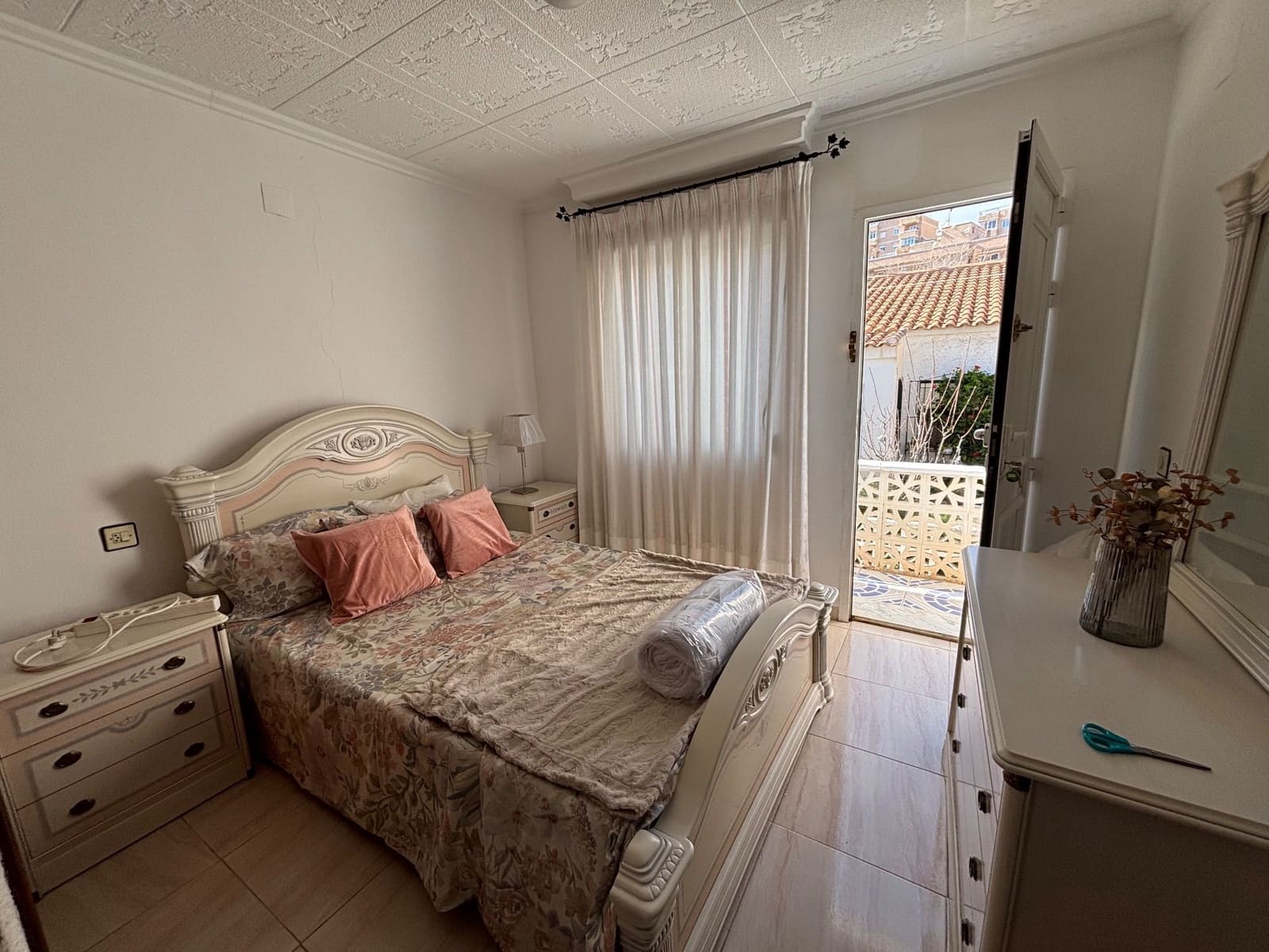 1 slaapkamer Bungalow te huur in Torrevieja - € 700 (Ref: 8827009)