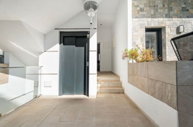 2 makuuhuone Huoneisto vuokrattavana paikassa Arenales del Sol, Elche / Elx mukana uima-altaan 
autotalli - 1 550 € (Ref: 8864508)