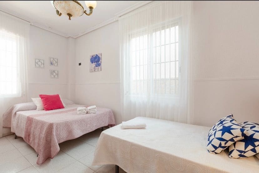 3 bedroom Apartment for sale in Torre de la Horadada - € 180,000 (Ref: 8939941)