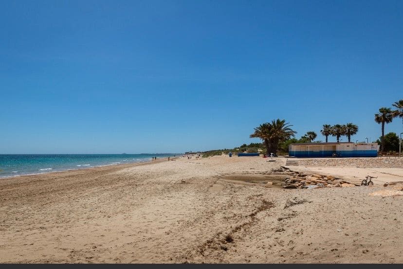 3 bedroom Apartment for sale in Torre de la Horadada - € 180,000 (Ref: 8939941)