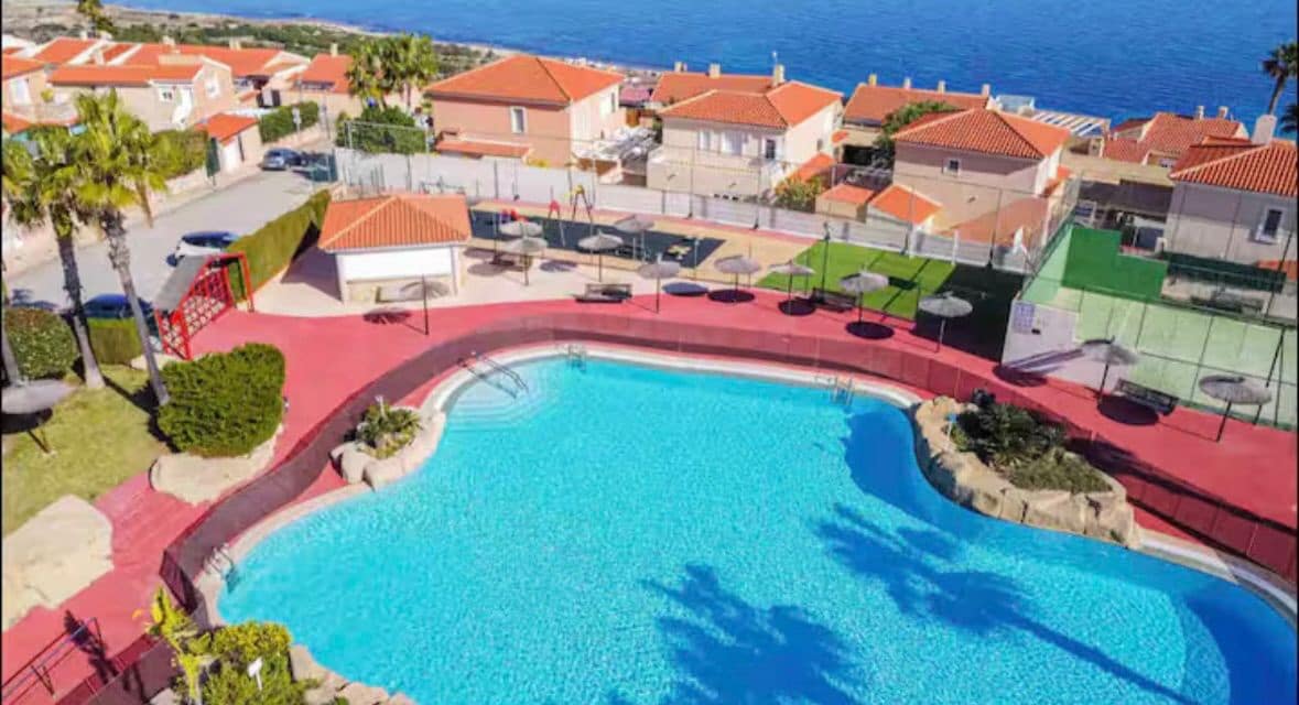 3 Zimmer Doppelhaus zu vermieten in Gran Alacant mit Pool Garage - 1.200 € (Ref: 8968014)