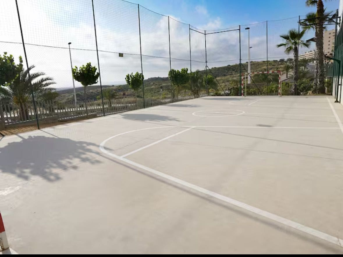 4 soveværelse Byhus til leje i Arenales del Sol med swimmingpool garage - € 2.500 (Ref: 8982132)