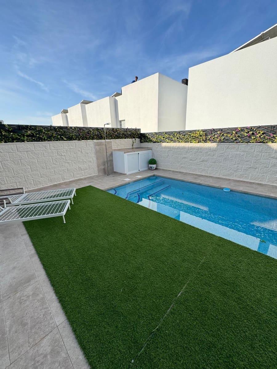 2 soverom Villa til leie i Benijofar med svømmebasseng garasje - € 2 100 (Ref: 9059001)