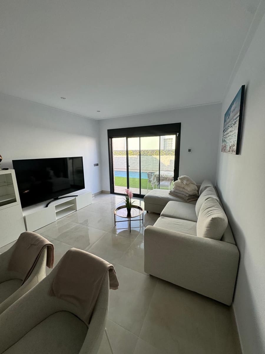 2 soverom Villa til leie i Benijofar med svømmebasseng garasje - € 2 100 (Ref: 9059001)