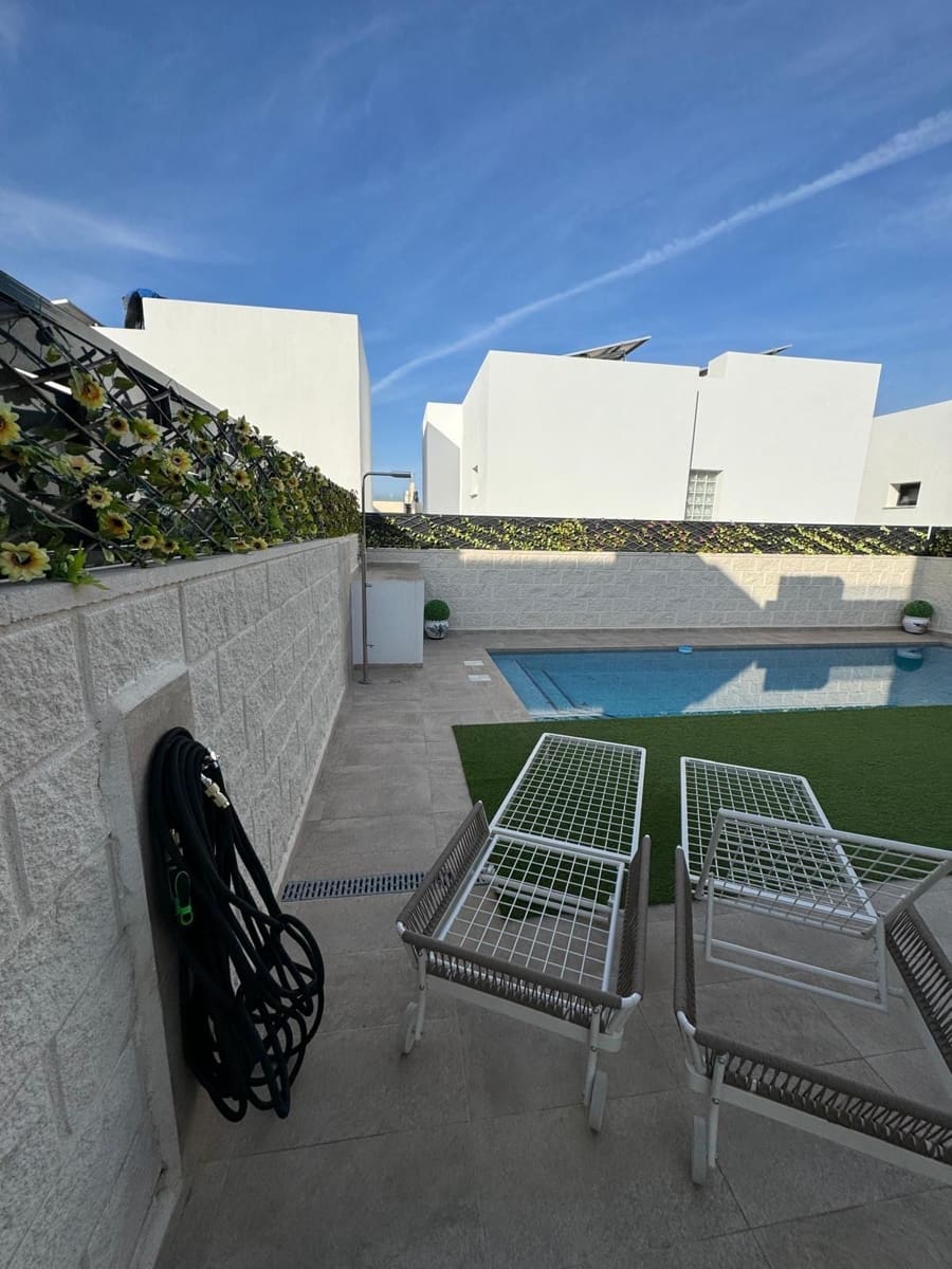 2 soverom Villa til leie i Benijofar med svømmebasseng garasje - € 2 100 (Ref: 9059001)