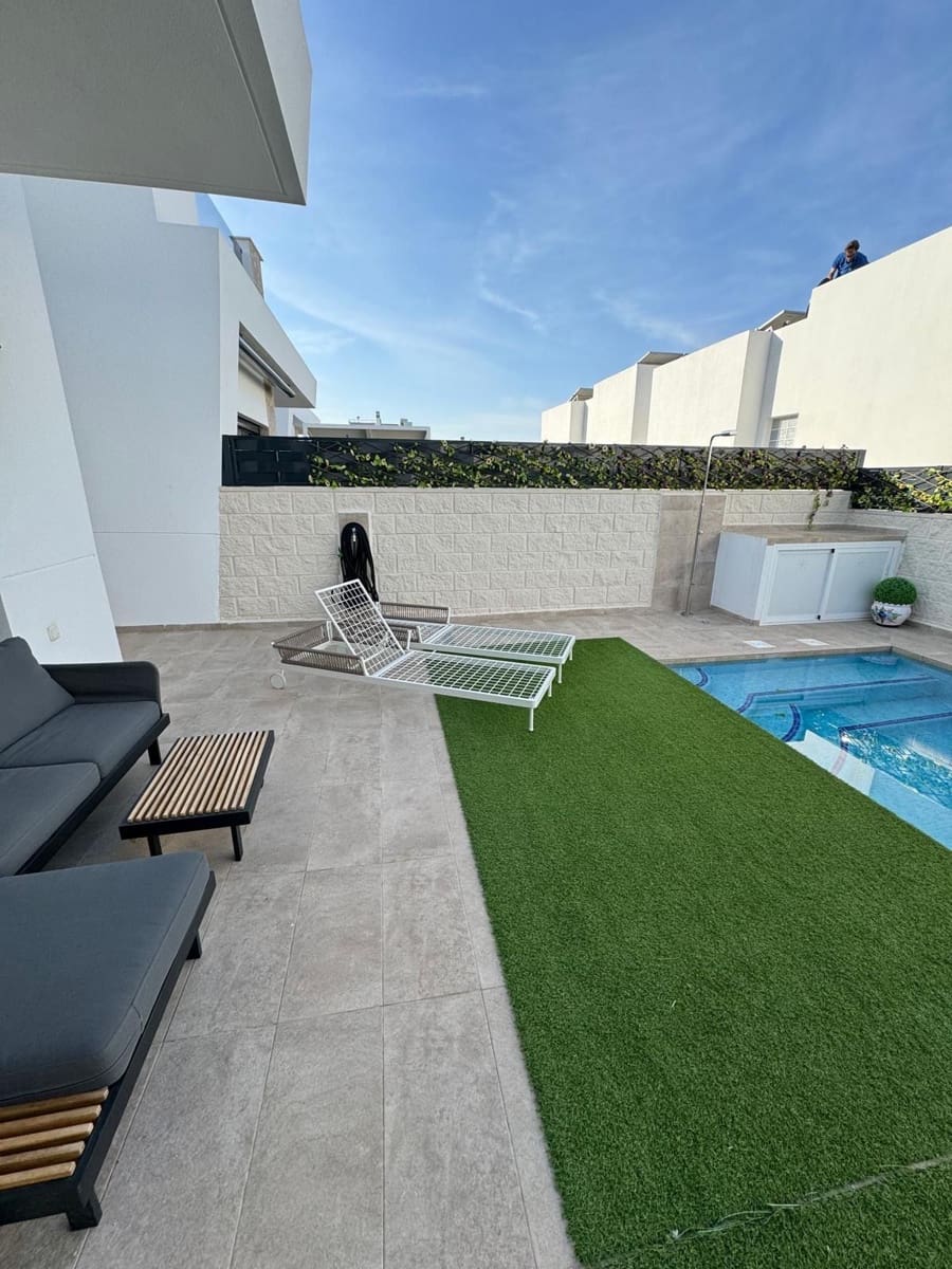 2 soverom Villa til leie i Benijofar med svømmebasseng garasje - € 2 100 (Ref: 9059001)