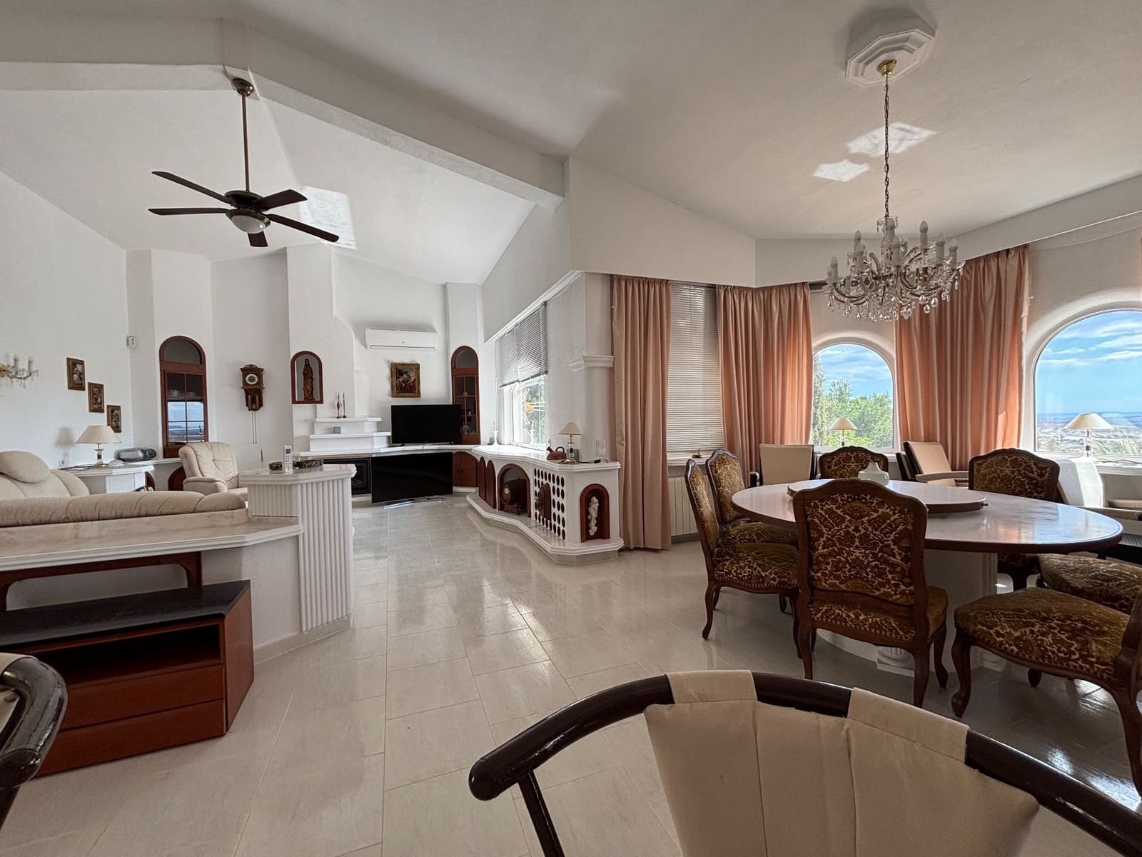 5 camera da letto Villa da affittare in Muchamiel / Mutxamel con piscina garage - 3.000 € (Rif: 9102729)