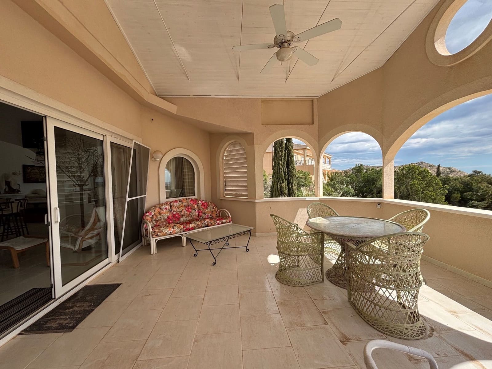 5 camera da letto Villa da affittare in Muchamiel / Mutxamel con piscina garage - 3.000 € (Rif: 9102729)