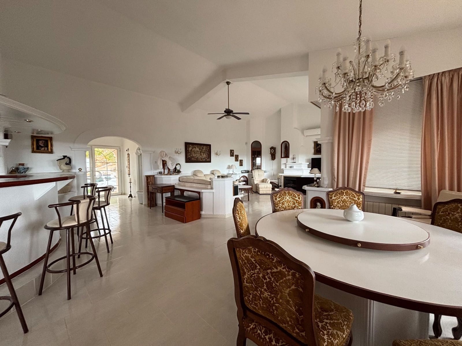 5 camera da letto Villa da affittare in Muchamiel / Mutxamel con piscina garage - 3.000 € (Rif: 9102729)