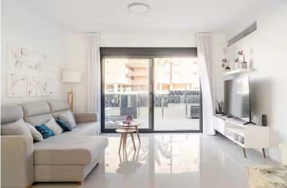2 Zimmer Apartment zu vermieten in Gran Alacant mit Pool Garage - 1.550 € (Ref: 9108452)