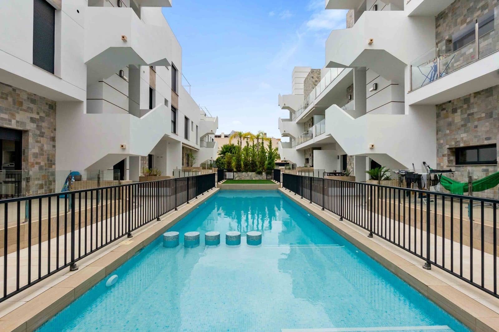 2 bedroom Townhouse for rent in Arenales del Sol with pool garage - € 1,450 (Ref: 9143420)