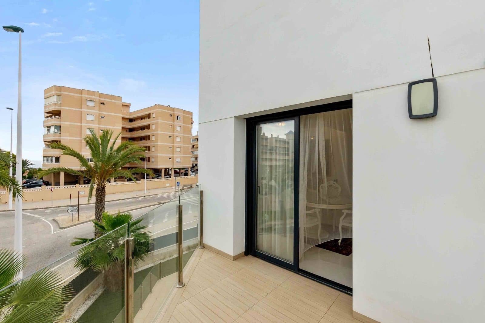 2 bedroom Townhouse for rent in Arenales del Sol with pool garage - € 1,450 (Ref: 9143420)