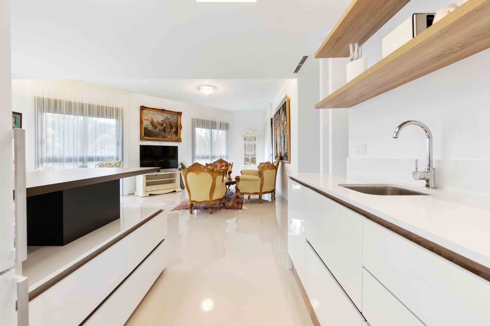 2 bedroom Townhouse for rent in Arenales del Sol with pool garage - € 1,450 (Ref: 9143420)