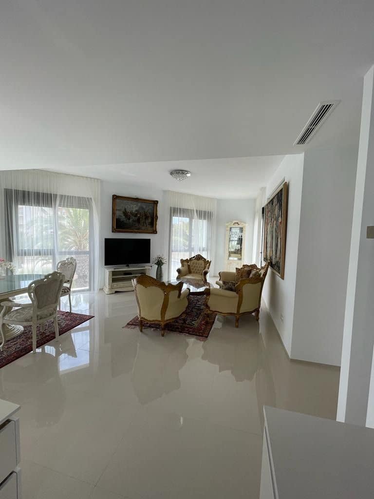 2 bedroom Townhouse for rent in Arenales del Sol with pool garage - € 1,450 (Ref: 9143420)