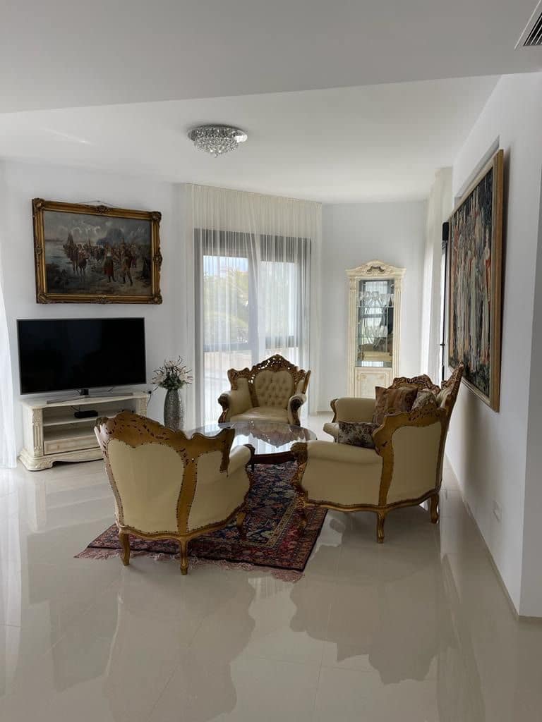 2 bedroom Townhouse for rent in Arenales del Sol with pool garage - € 1,450 (Ref: 9143420)