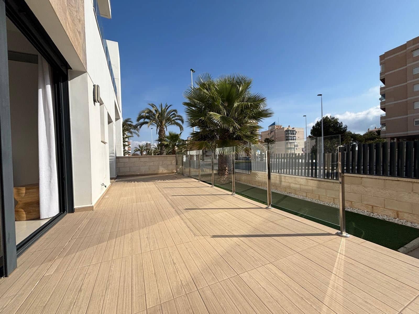 2 sypialnia Dom do wynajęcia w Arenales del Sol z basenem garażem - 1 450 € (Ref: 9183304)