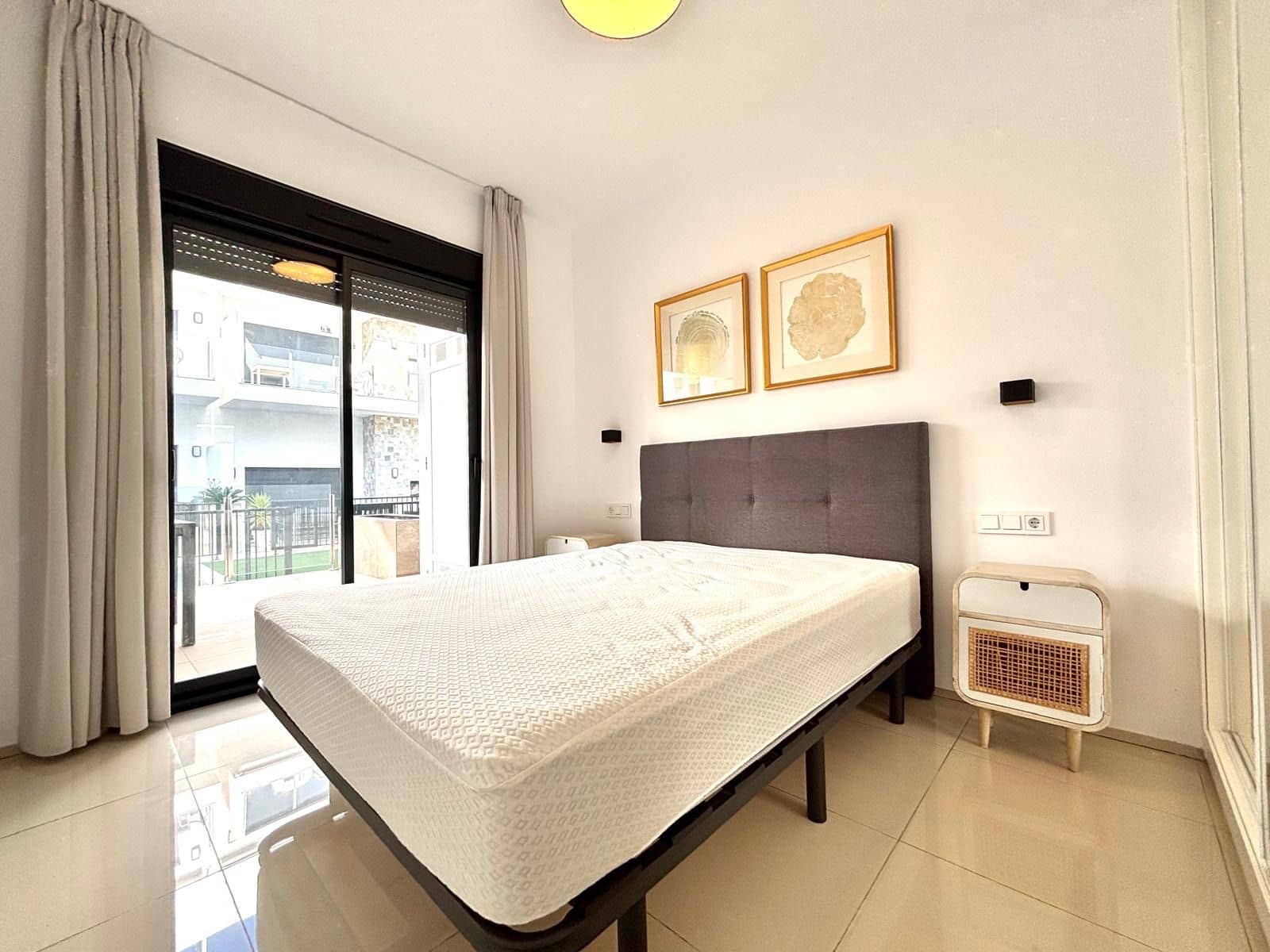 2 sypialnia Dom do wynajęcia w Arenales del Sol z basenem garażem - 1 450 € (Ref: 9183304)