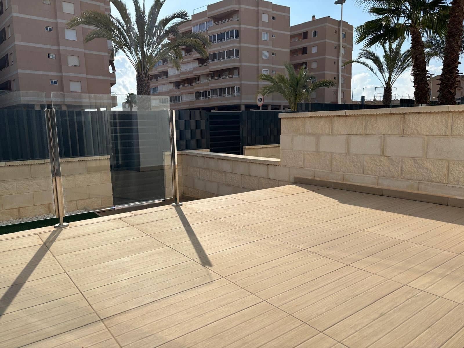 2 sypialnia Dom do wynajęcia w Arenales del Sol z basenem garażem - 1 450 € (Ref: 9183304)