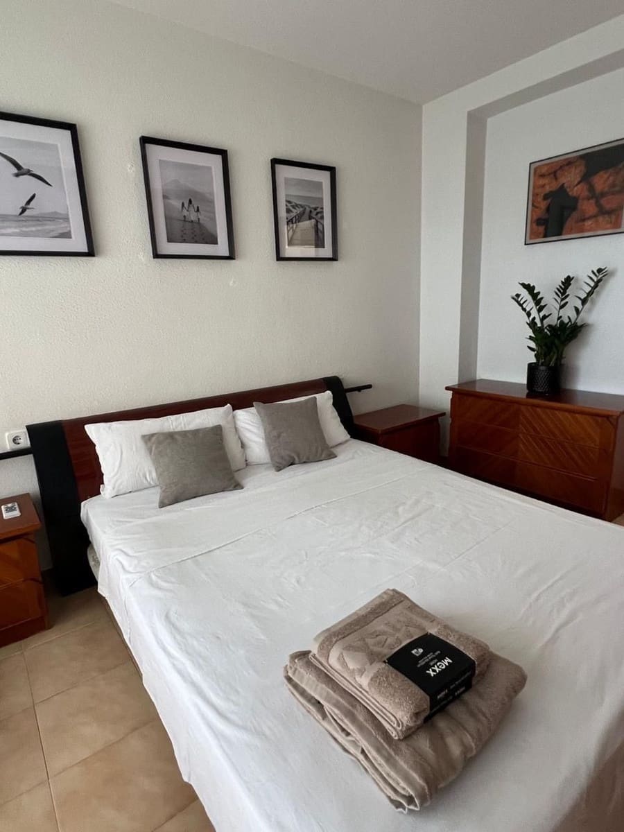 3 quarto Apartamento para arrendar em Arenales del Sol com piscina garagem - 1 050 € (Ref: 9186669)