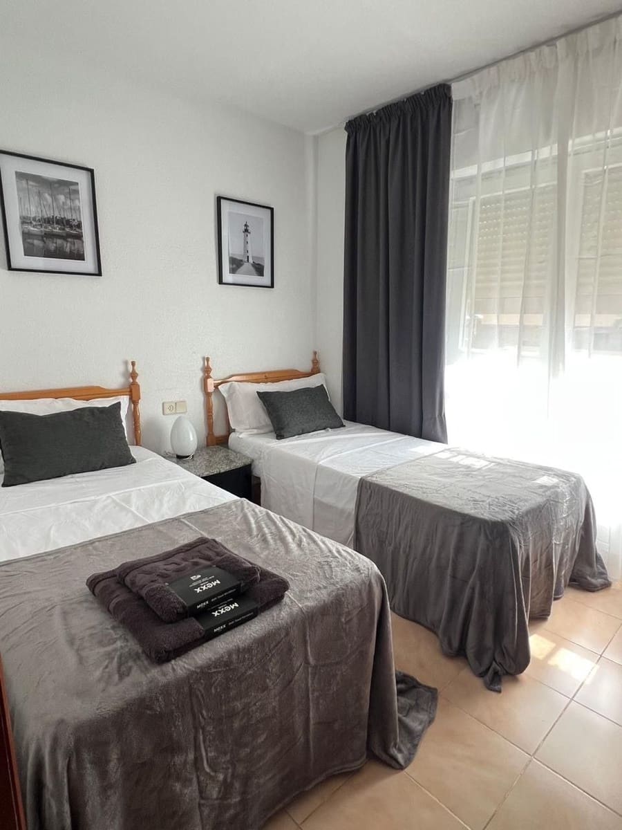 3 quarto Apartamento para arrendar em Arenales del Sol com piscina garagem - 1 050 € (Ref: 9186669)