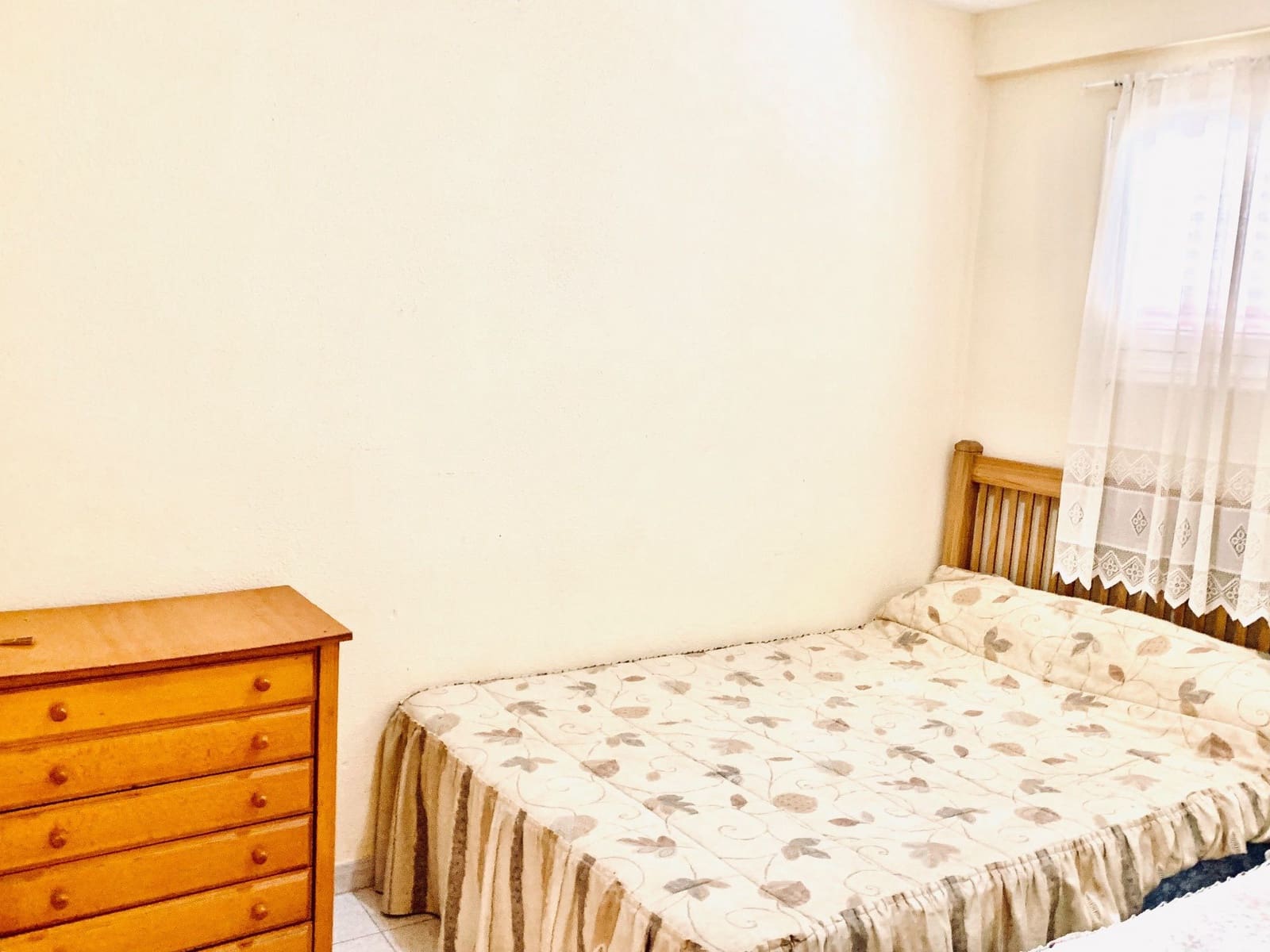 3 bedroom Apartment for rent in Torrevieja with garage - € 800 (Ref: 9192079)