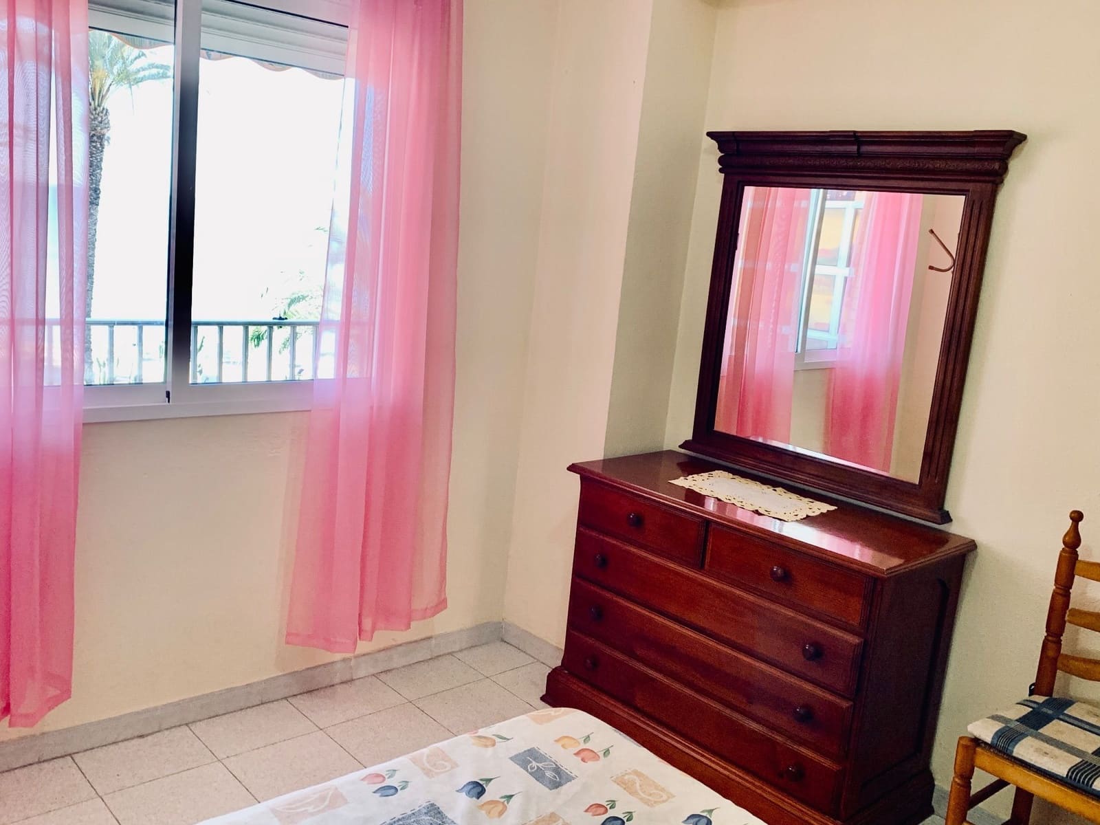 3 bedroom Apartment for rent in Torrevieja with garage - € 800 (Ref: 9192079)