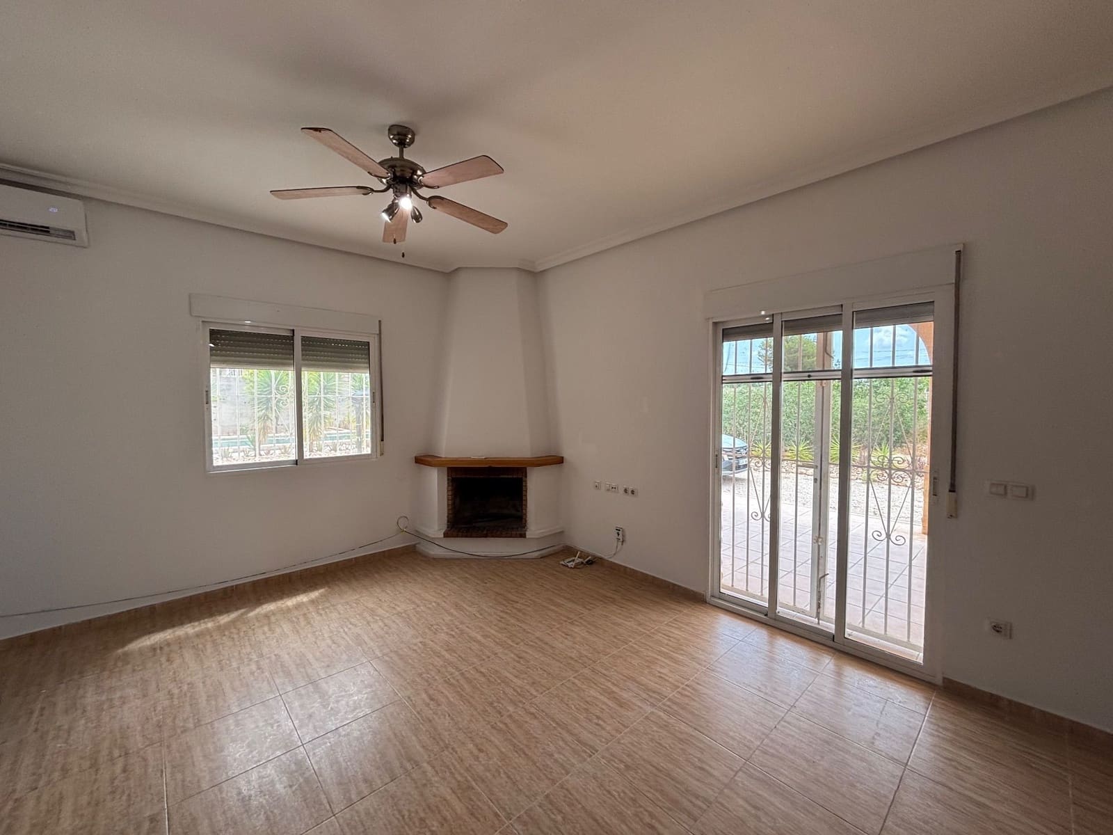 Finca/Maison de Campagne de 5 chambres à louer à Crevillente / Crevillent avec piscine garage - 1 700 € (Ref: 9204256)