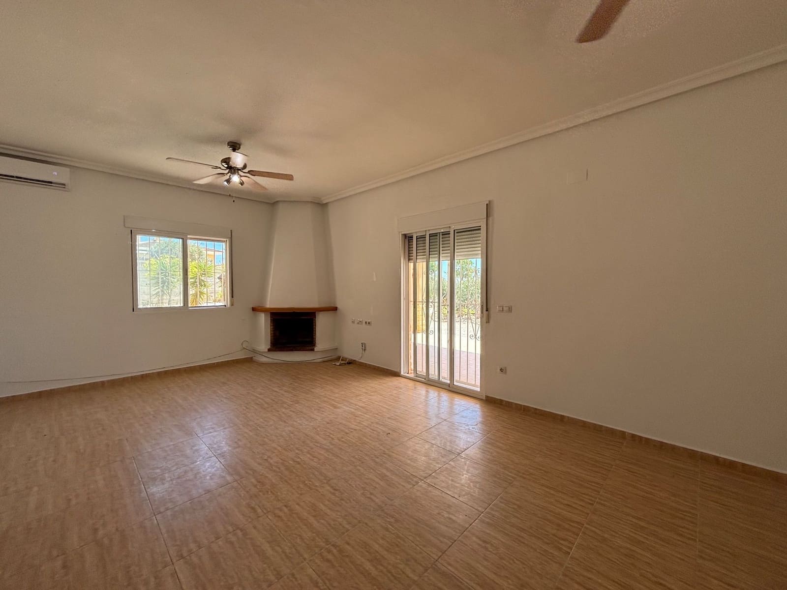 Finca/Maison de Campagne de 5 chambres à louer à Crevillente / Crevillent avec piscine garage - 1 700 € (Ref: 9204256)