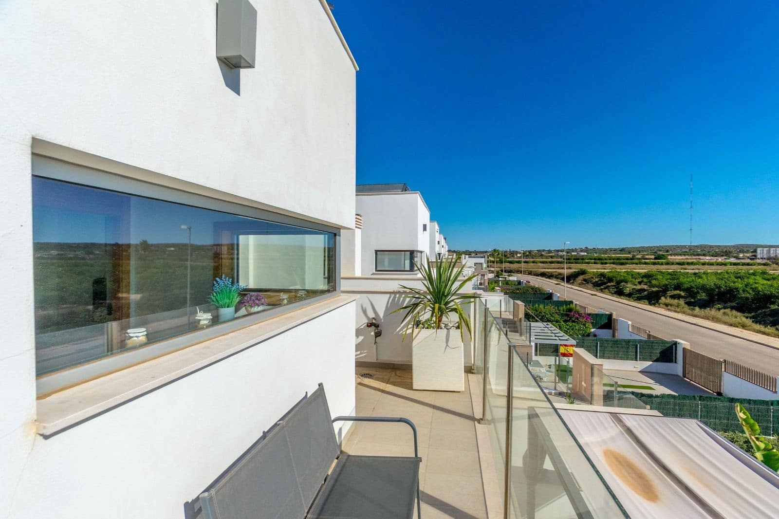 4 quarto Moradia para arrendar em Guardamar del Segura com piscina garagem - 2 650 € (Ref: 9208106)