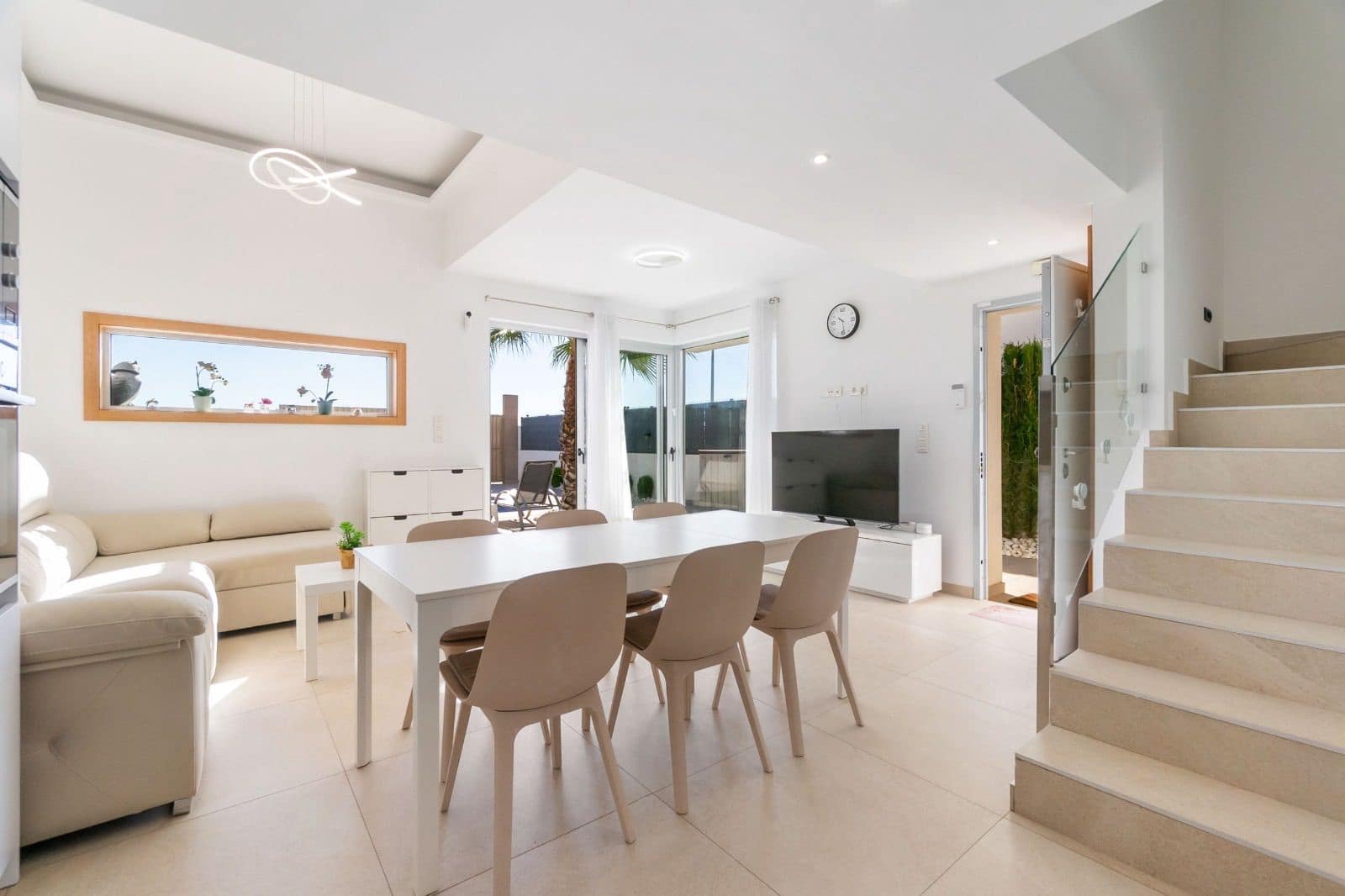 4 quarto Moradia para arrendar em Guardamar del Segura com piscina garagem - 2 650 € (Ref: 9208106)