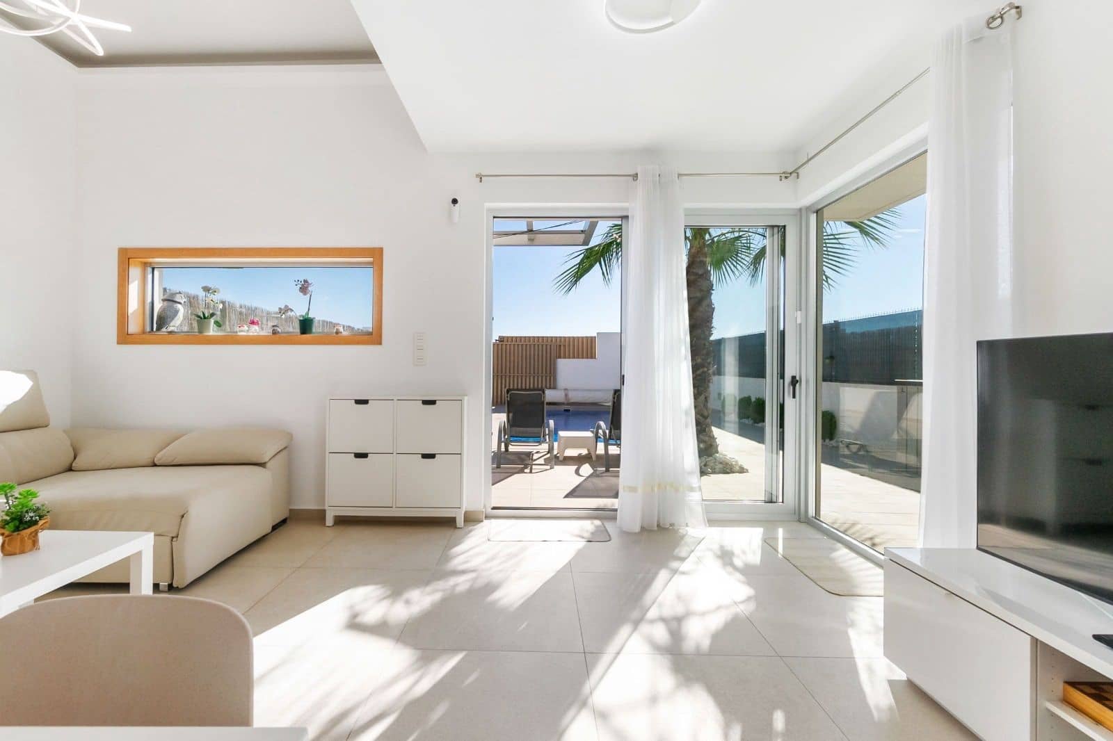 4 quarto Moradia para arrendar em Guardamar del Segura com piscina garagem - 2 650 € (Ref: 9208106)