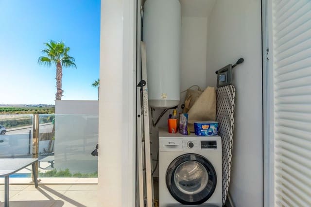 4 sypialnia Willa do wynajęcia w Guardamar del Segura z basenem garażem - 2 650 € (Ref: 9208106)