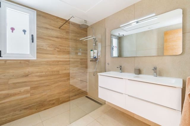 4 sypialnia Willa do wynajęcia w Guardamar del Segura z basenem garażem - 2 650 € (Ref: 9208106)