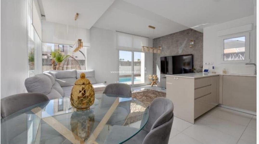 3 bedroom Villa for rent in Ciudad Quesada with pool garage - € 2,500 (Ref: 9353201)