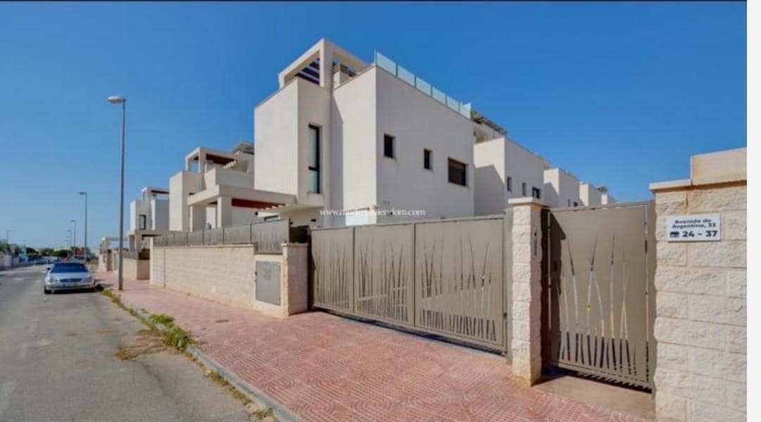 3 bedroom Villa for rent in Ciudad Quesada with pool garage - € 2,500 (Ref: 9353201)