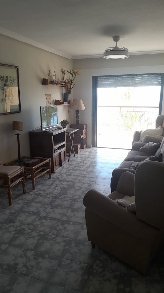 3 soverom Leilighet til leie i Torrevieja med garasje - € 900 (Ref: 9377837)