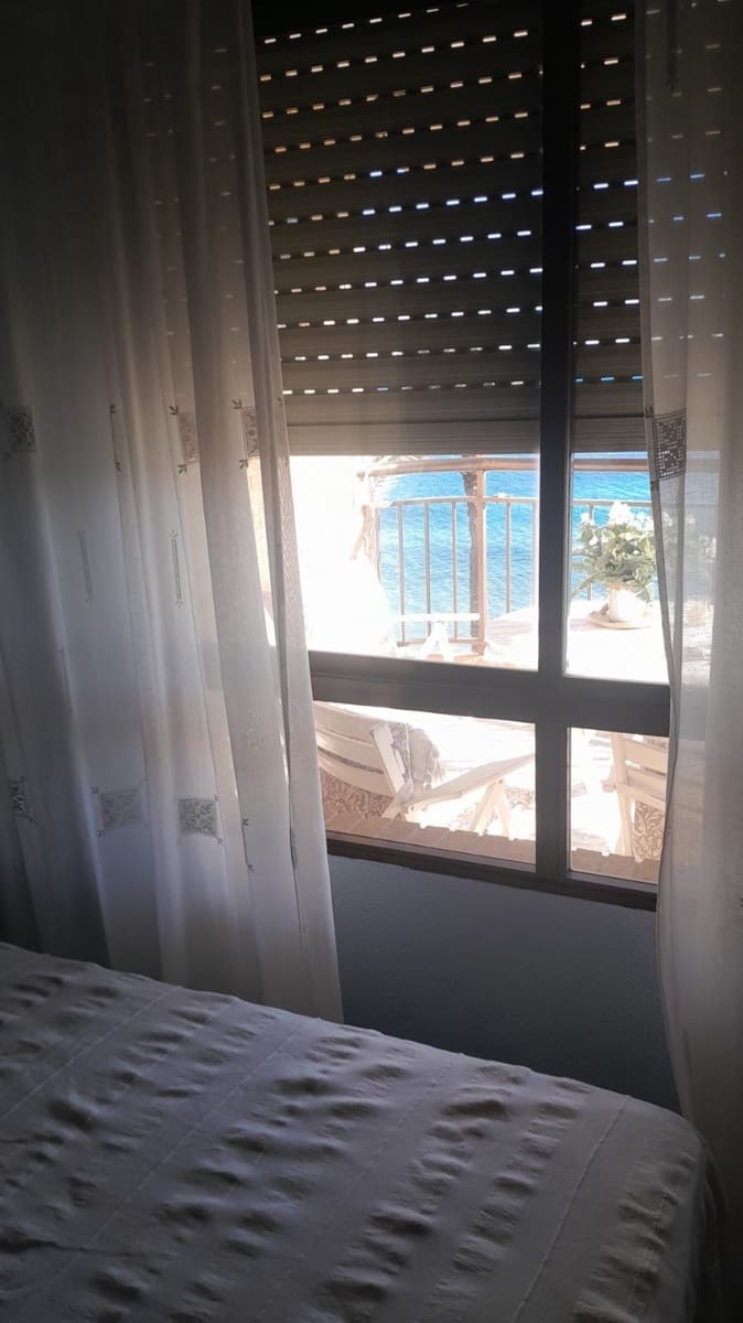 3 soverom Leilighet til leie i Torrevieja med garasje - € 900 (Ref: 9377837)