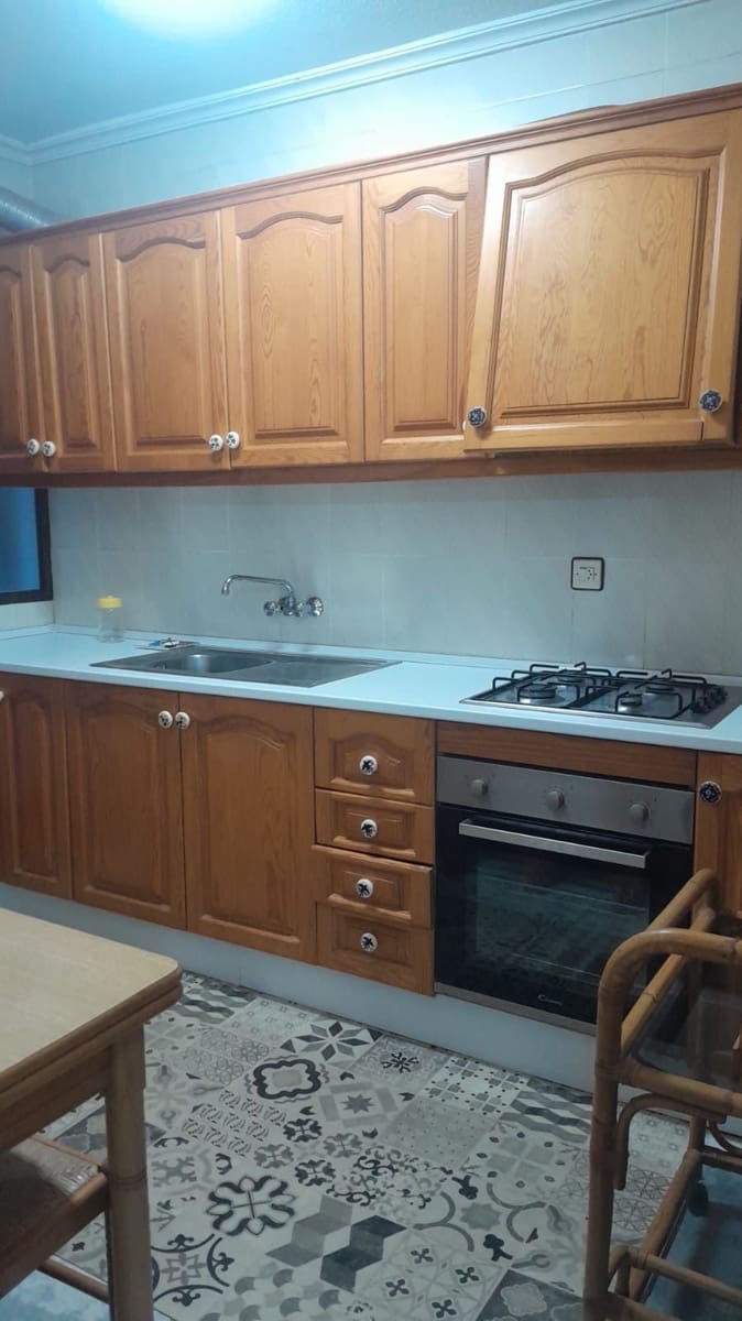 3 soverom Leilighet til leie i Torrevieja med garasje - € 900 (Ref: 9377837)