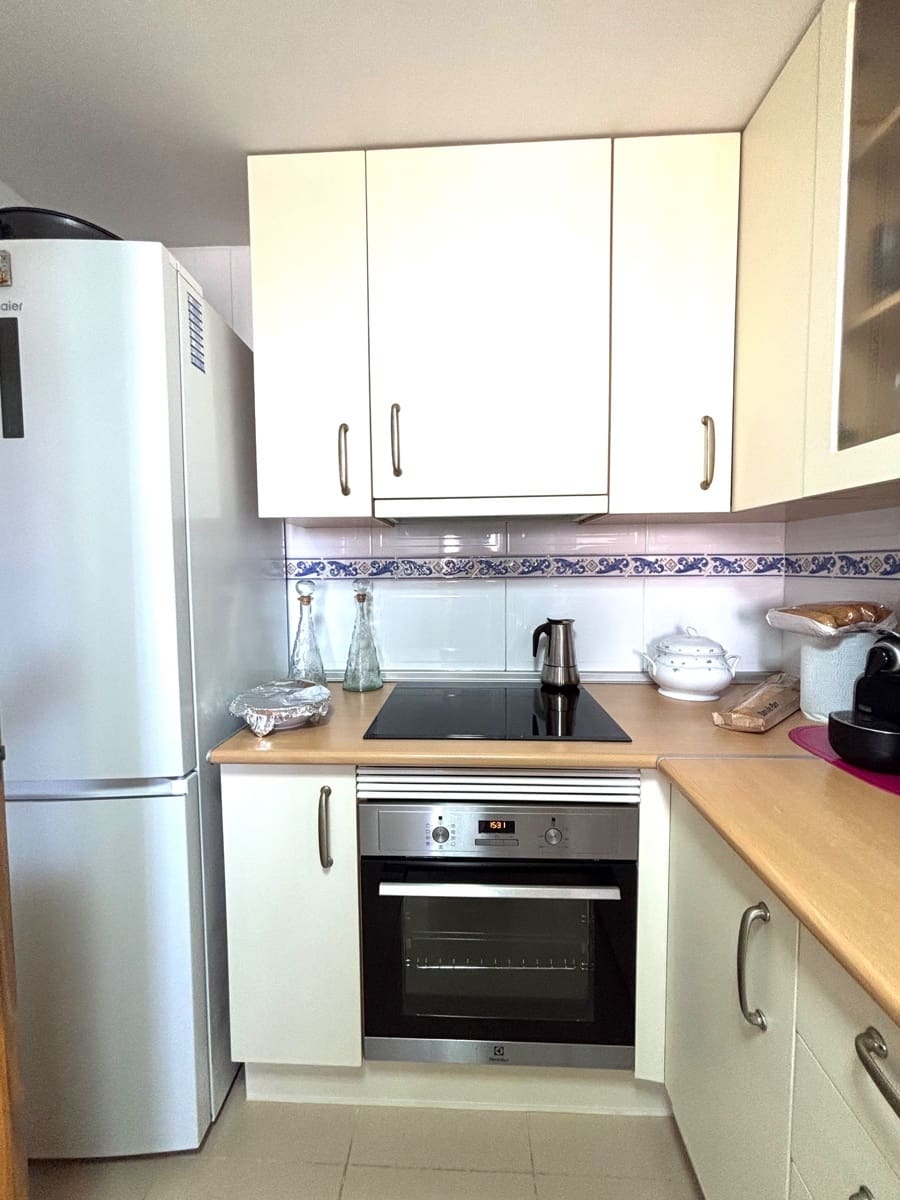 3 makuuhuone Huoneisto vuokrattavana paikassa Guardamar del Segura mukana uima-altaan - 950 € (Ref: 9378757)