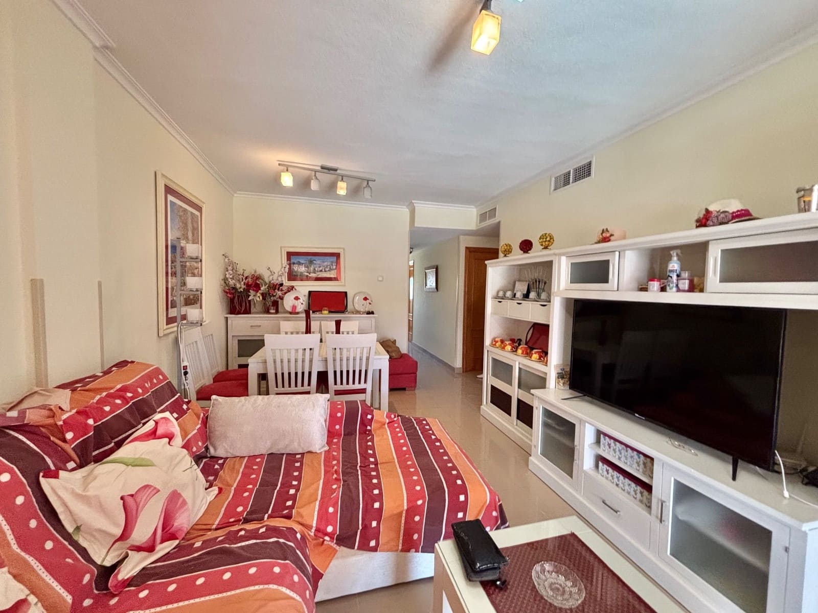 3 makuuhuone Huoneisto vuokrattavana paikassa Guardamar del Segura mukana uima-altaan - 950 € (Ref: 9378757)