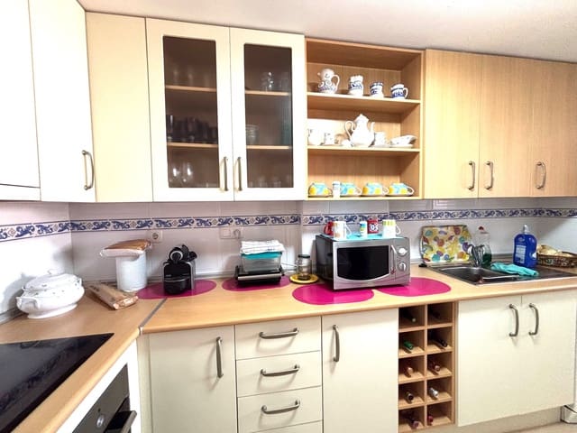 3 makuuhuone Huoneisto vuokrattavana paikassa Guardamar Playa, Guardamar del Segura mukana uima-altaan - 950 € (Ref: 9378757)