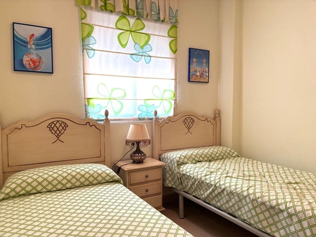 3 makuuhuone Huoneisto vuokrattavana paikassa Guardamar Playa, Guardamar del Segura mukana uima-altaan - 950 € (Ref: 9378757)